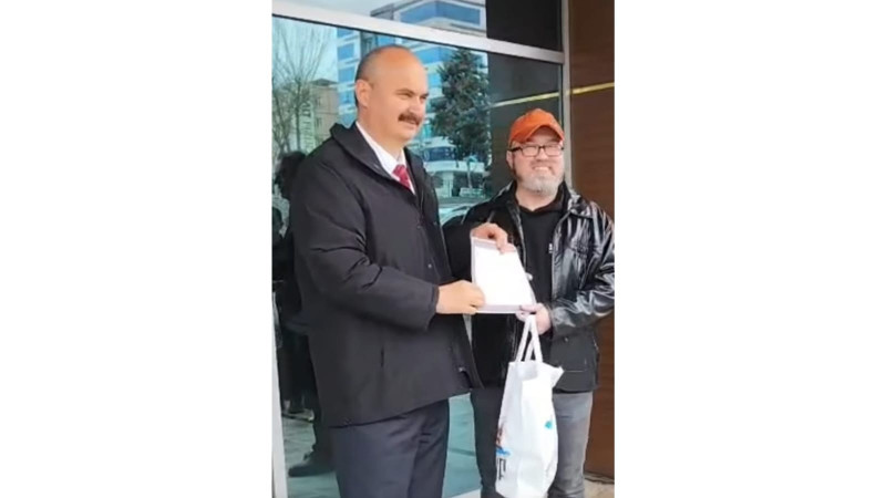 YAZAR POLAT ONAT’A “EN ÇOK KİTAP OKUYANLAR” ÖDÜLÜ