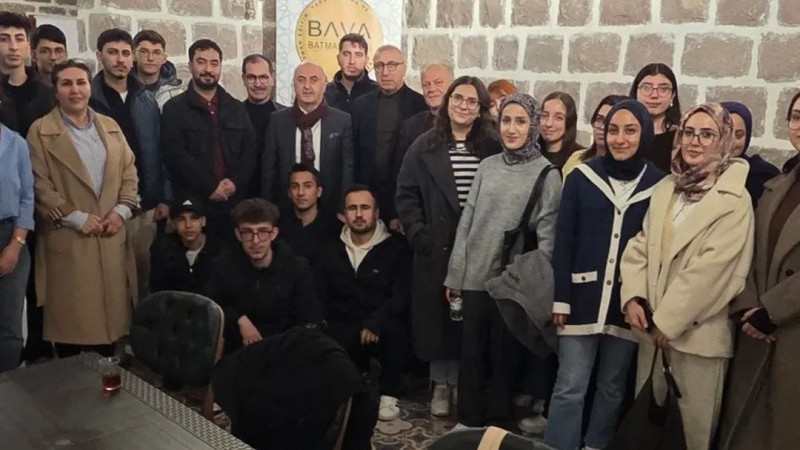 Batman Vakfı, mütevelli heyet toplantısı ve öğrenci iftarıyla buluştu