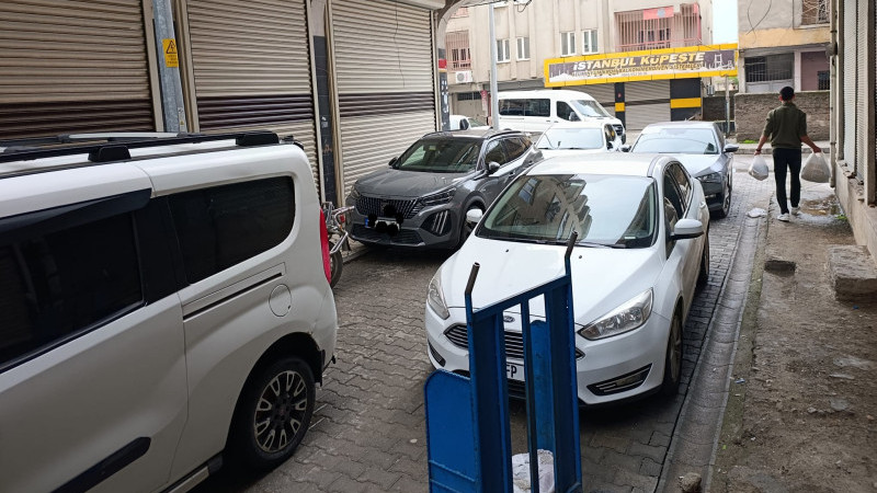 BAYRAM ÖNCESİ TRAFİK KİLİTLENDİ