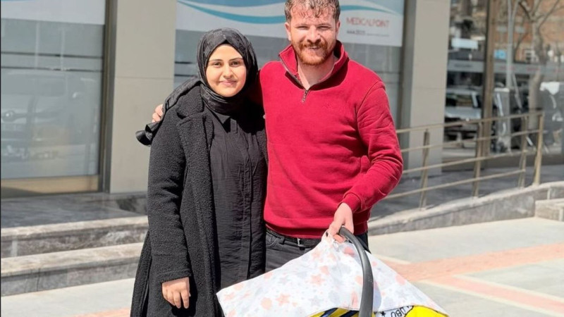 Zorlu sevk süreci mutlu sonla bitti : Yenidoğan bebek sağlığına kavuştu