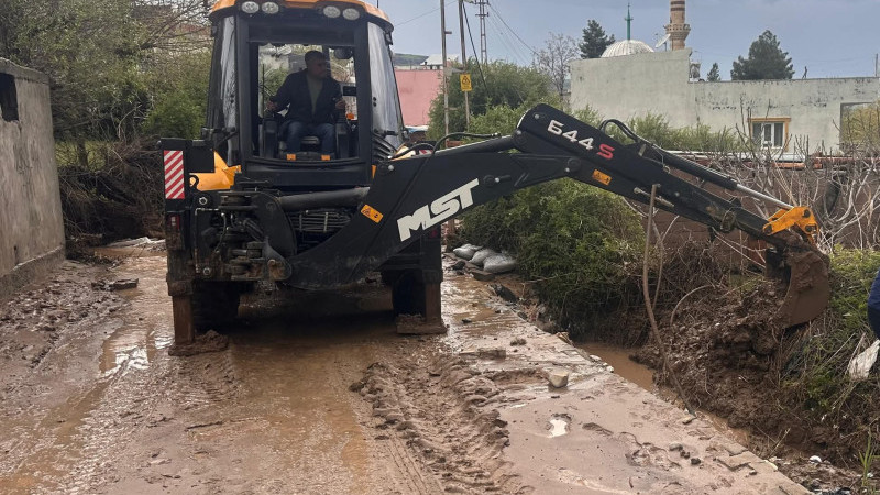 BEŞİRİ'DE YAĞIŞ SONRASI HIZLI MÜDAHALE