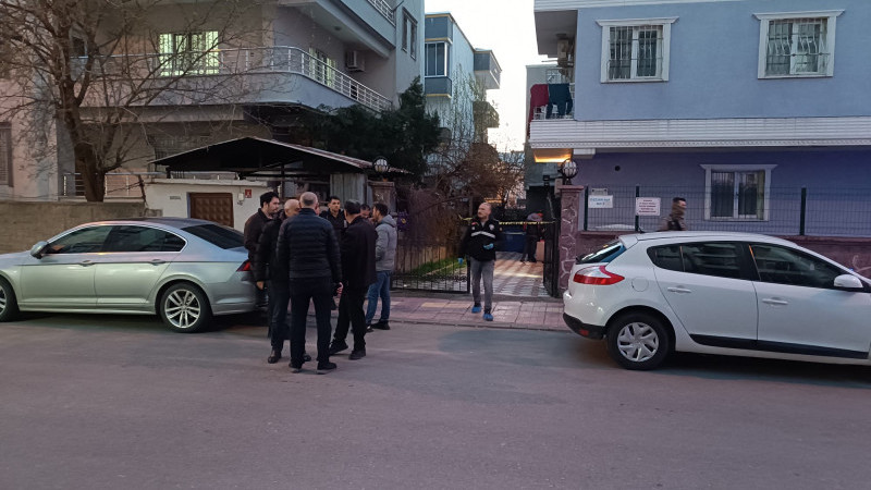 Aile içi kanlı saldırı : 17 Yaşındaki şüpheli anne ve ağabeyini öldürdü