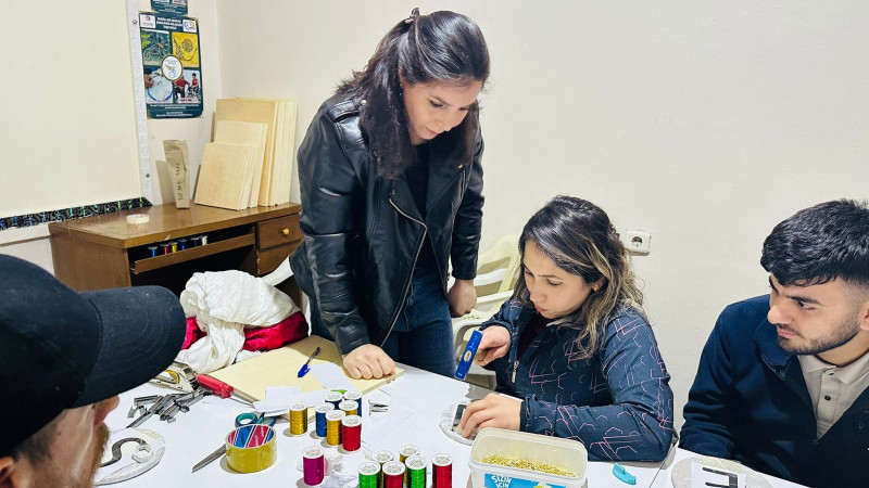 ENGELLER SANATLA AŞILIYOR