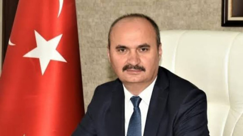 VALİ CANALP, ''GENÇLERİMİZE GÜVENİMİZ TAM''