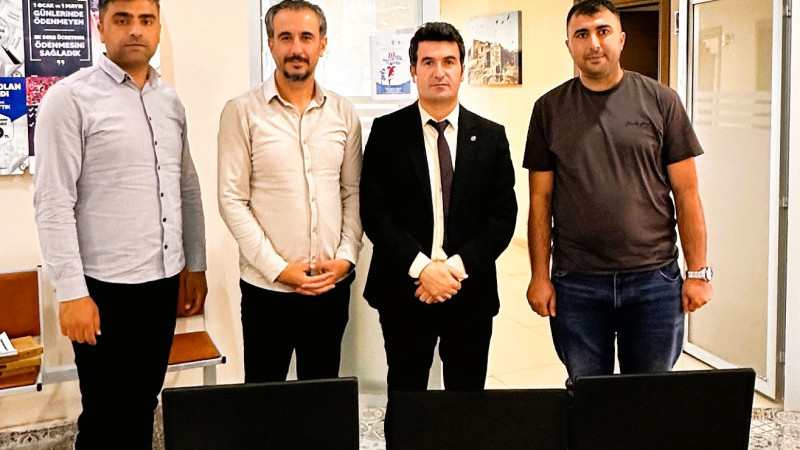 DİCLE ELEKTRİK’TEN KÖY OKULLARINA TEKNOLOJİ DESTEĞİ