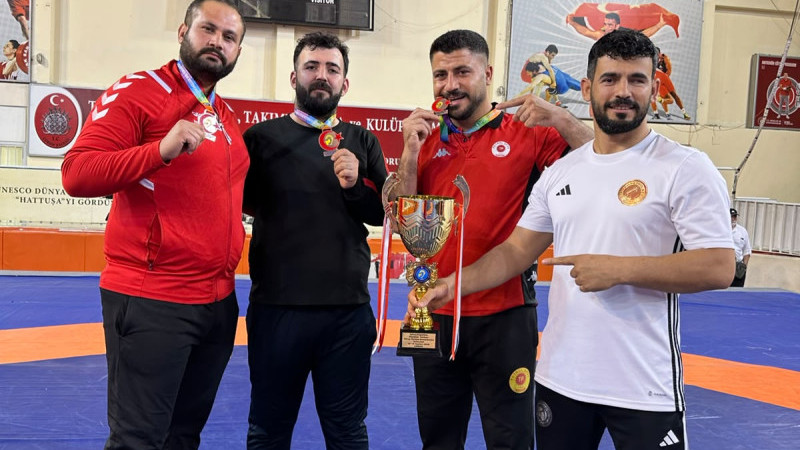 PETROLSPOR GÜREŞTE TÜRKİYE ÜÇÜNCÜSÜ OLDU