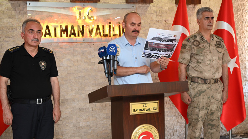 VALİ CANALP, 