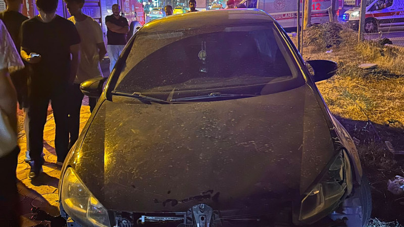 GECE YARISI ÇEVRE YOLUNDA KAZA