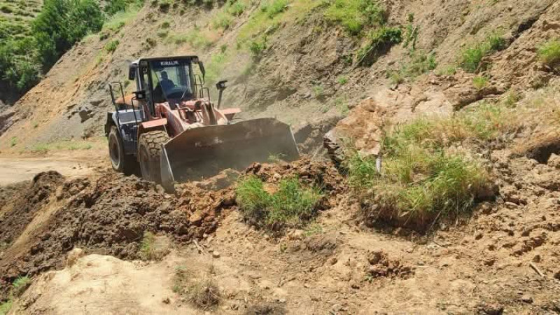 SASON'DA KÖY YOLLARI GÜÇLENİYOR
