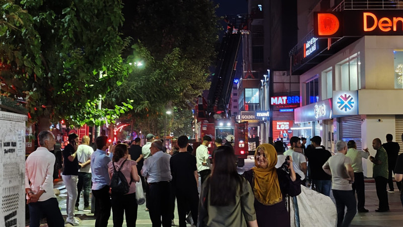 YANGIN PANİĞE NEDEN OLDU