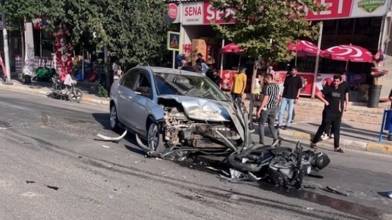 KORİK CADDESİ'NDE FECİ KAZA