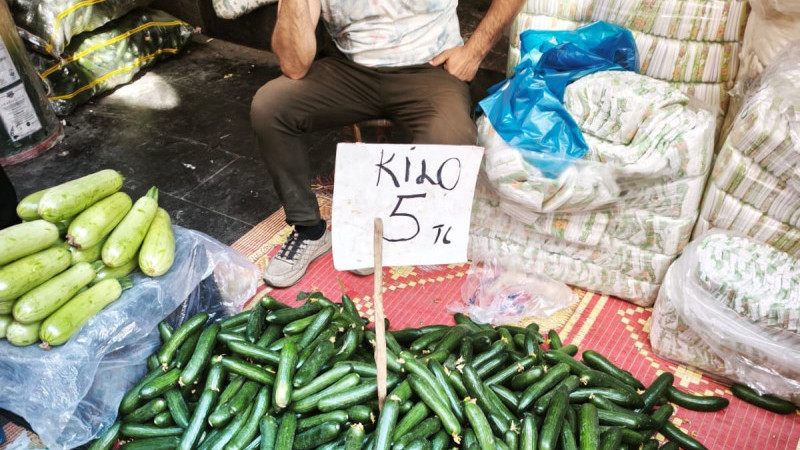 ÇİFTÇİ ÜRÜNÜNÜ YOK PAHASINA SATIYOR
