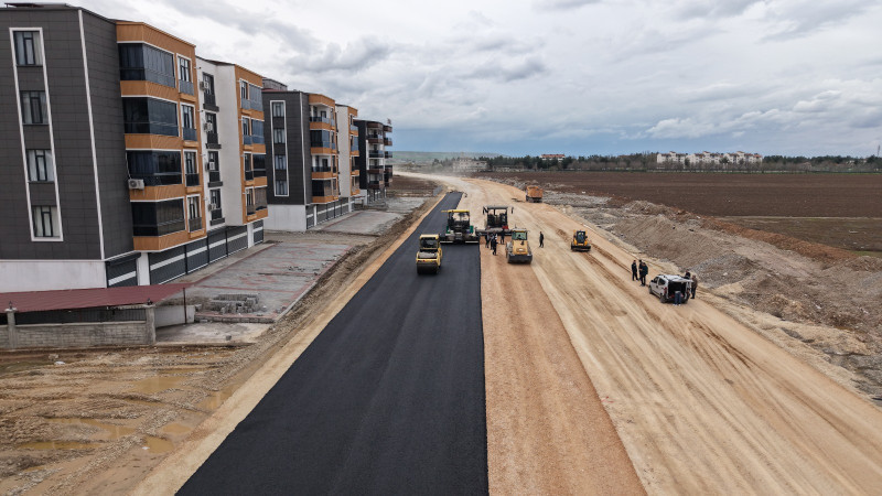 496 KİLOMETRELİK ASFALT SERİMİ