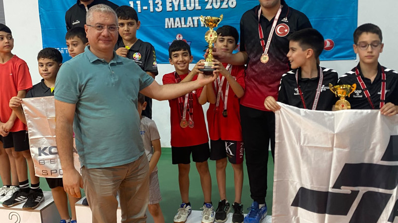 PETROLSPOR MASA TENİSİNDE ÇİFTE BAŞARI