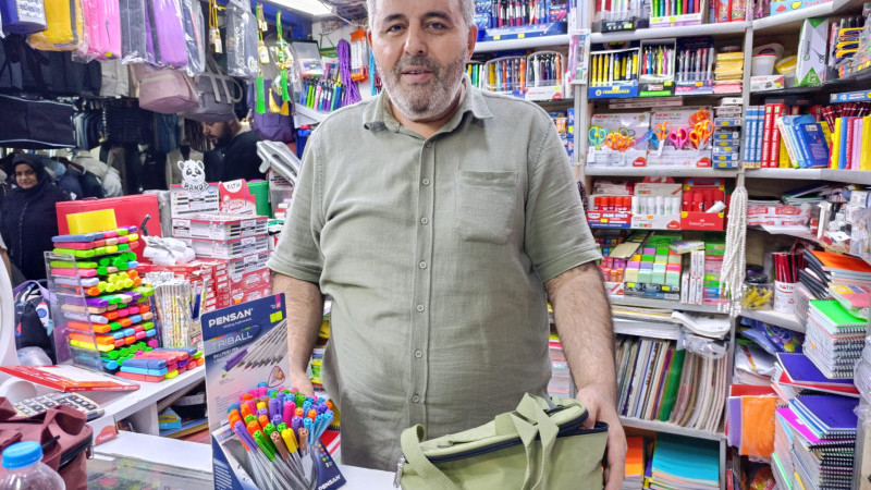 KIRTASİYECİ ESNAFI ZOR GÜNLER GEÇİRİYOR