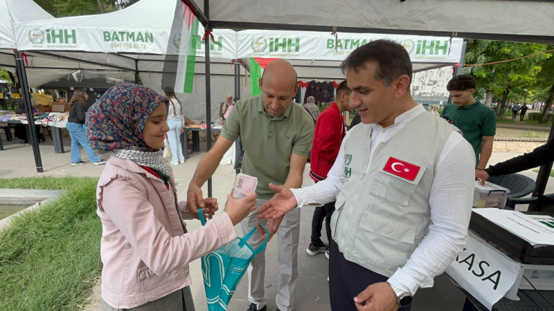 MERYEM EBRAR'DAN ANLAMLI BAĞIŞ