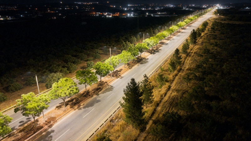 18 KİLOMETRELİK YOL AYDINLATILDI