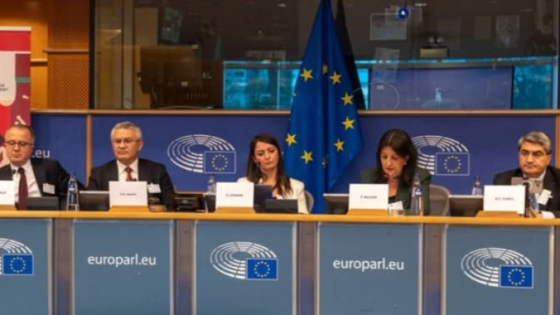 EKMEN, ULUSLARARASI KONFERANSTA KONUŞTU